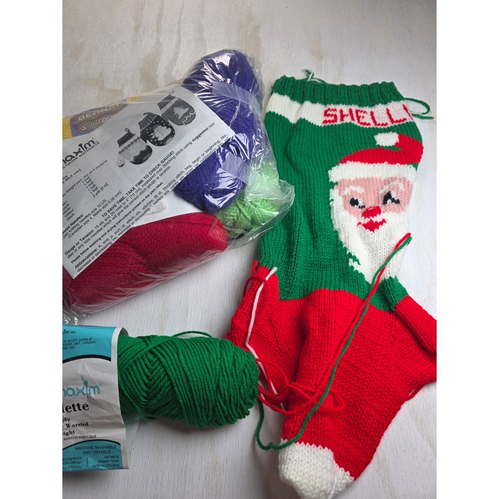 Mary Maxim Christmas Knit Mitts Kit 9517 Santa Stocking Yarn Lot Boho Grannycore